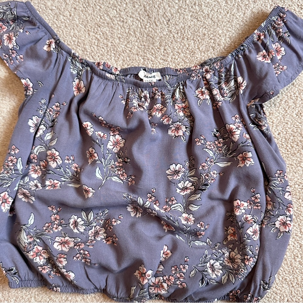 🔥 3/$20 Garage off-shoulder crop top floral - XS